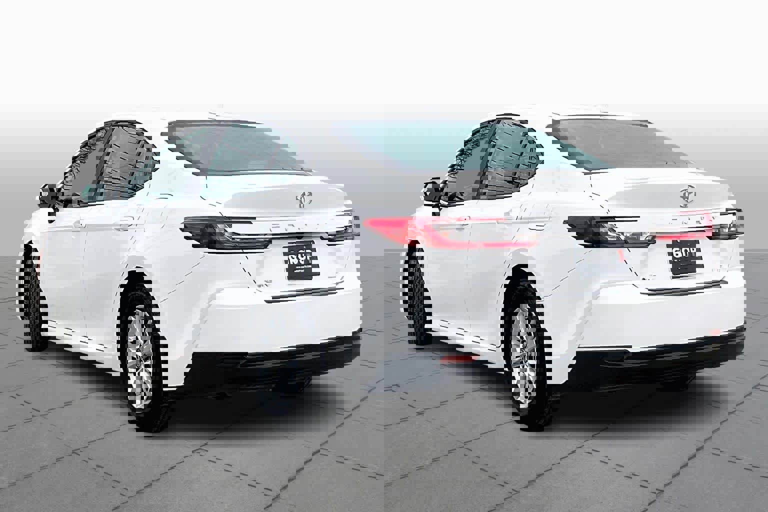 Used 2025 Toyota Camry LE w/ Convenience Package image 12