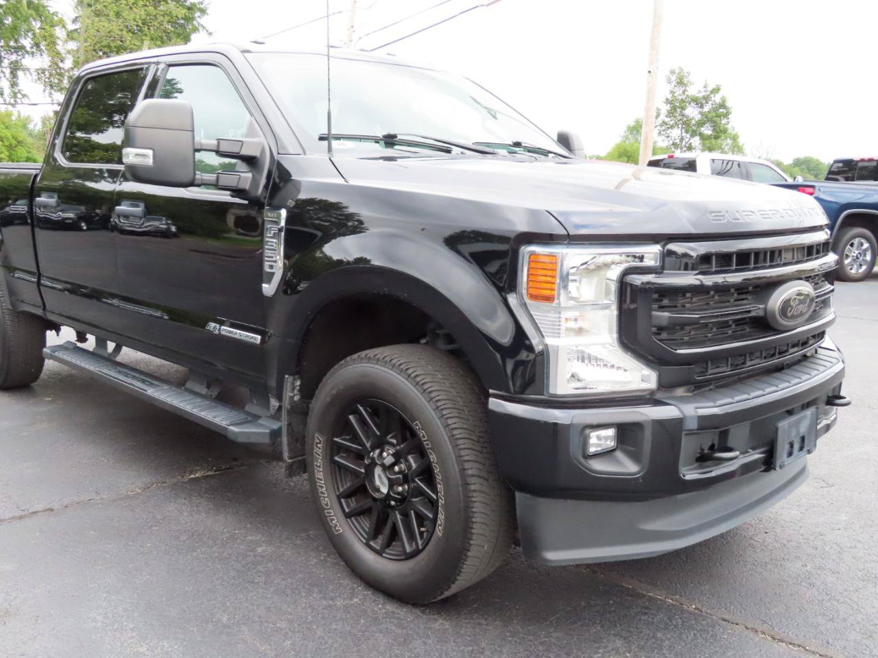 Used 2022 Ford F350 XLT w/ Black Appearance Package AWD/4WD image 19