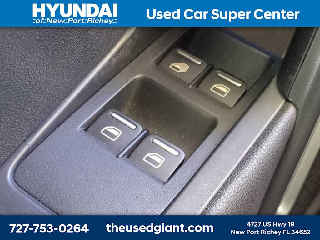 Used 2013 Volkswagen Beetle 2.5 FWD image 22
