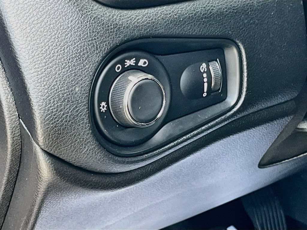 Used 2019 Jeep Renegade Sport AWD/4WD image 10