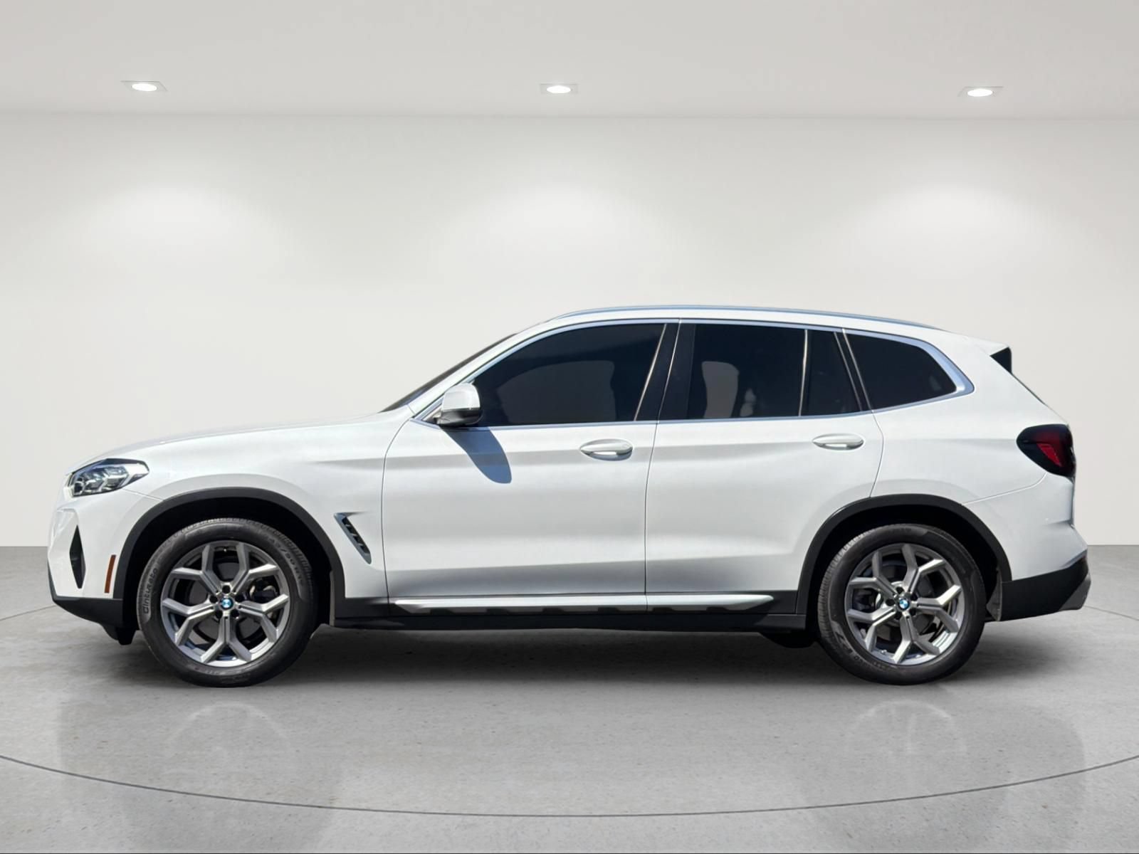 Used 2022 BMW X3 xDrive30i AWD/4WD image 2