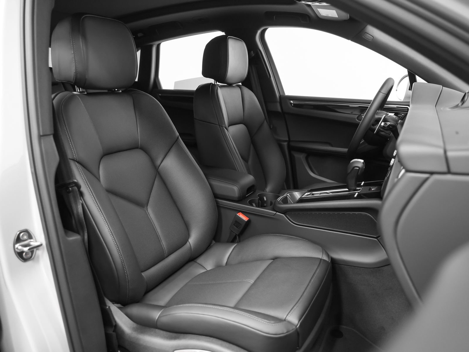 New 2026 Porsche Macan AWD/4WD image 20