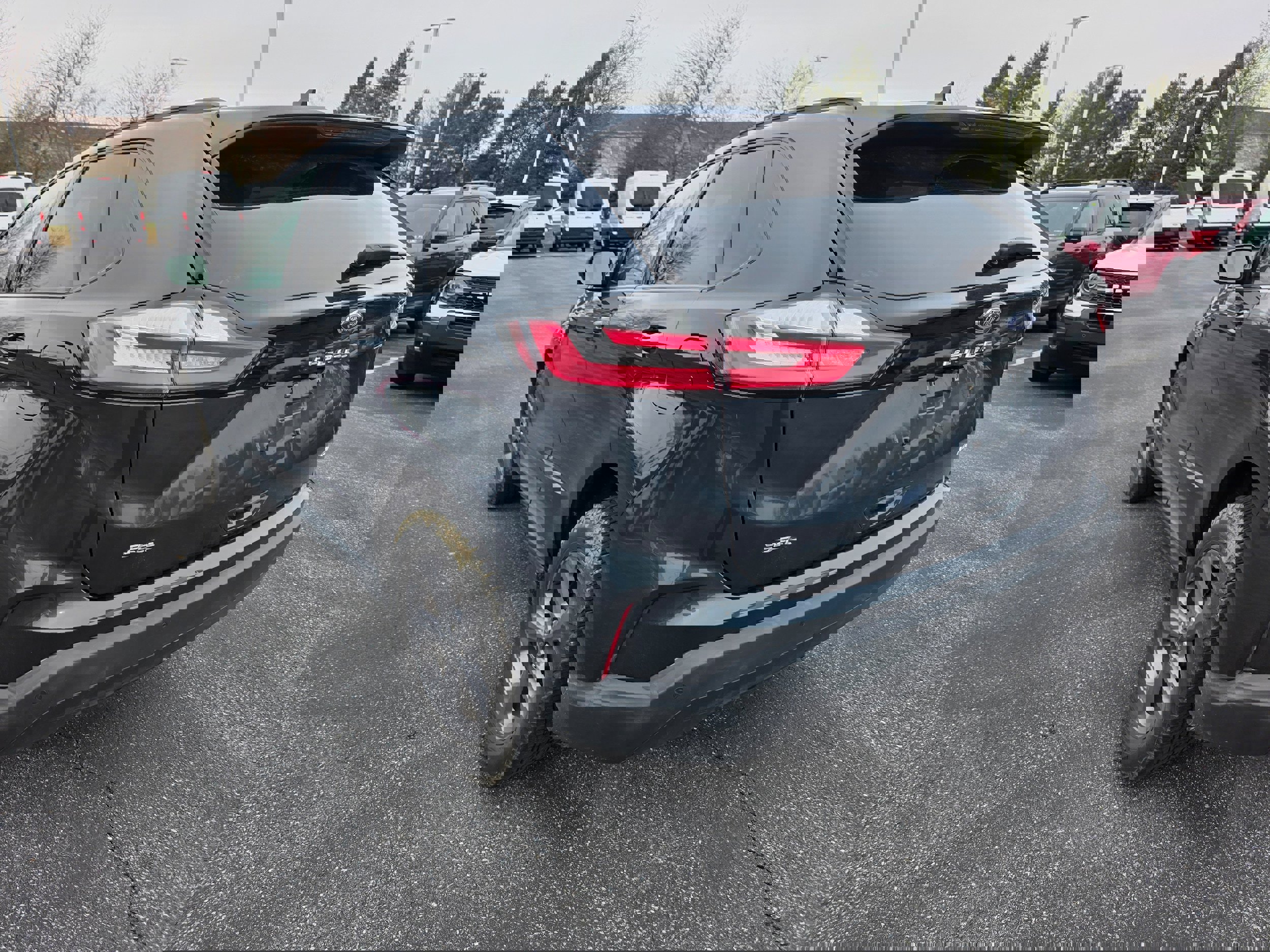 Used 2023 Ford Edge SEL w/ Sport Appearance Package image 3