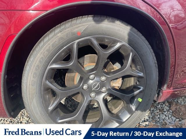 Used 2019 Chrysler 300 S image 18