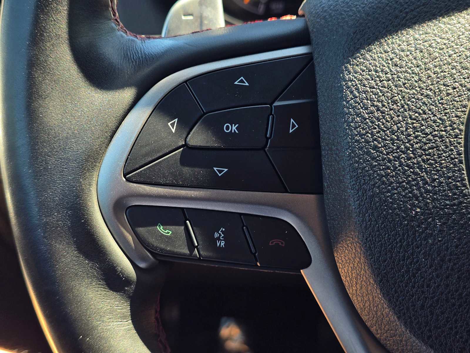 Used 2018 Jeep Grand Cherokee Trailhawk w/ Trailhawk Luxury Group image 33