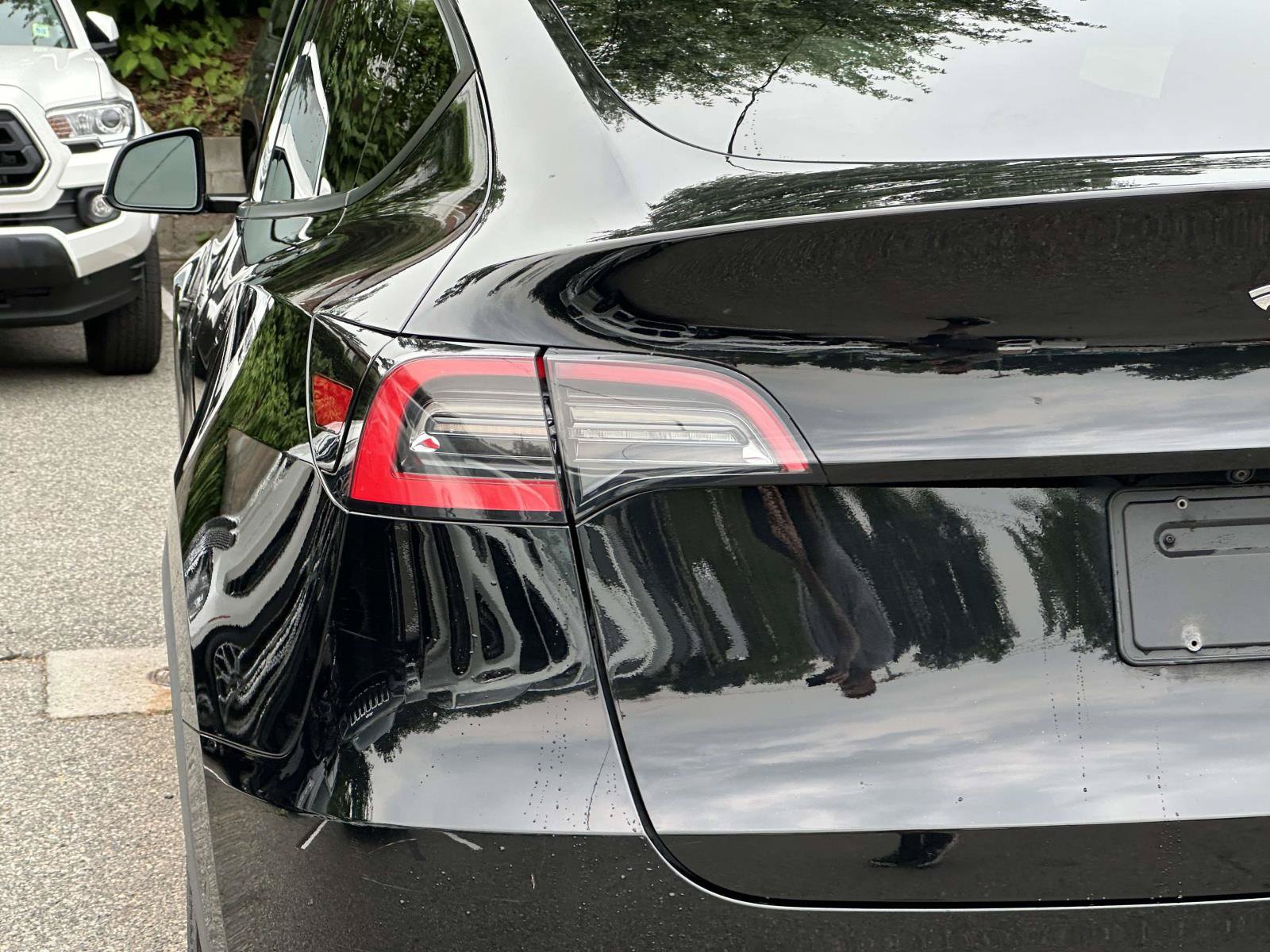 Used 2021 Tesla Model Y Long Range AWD/4WD image 11