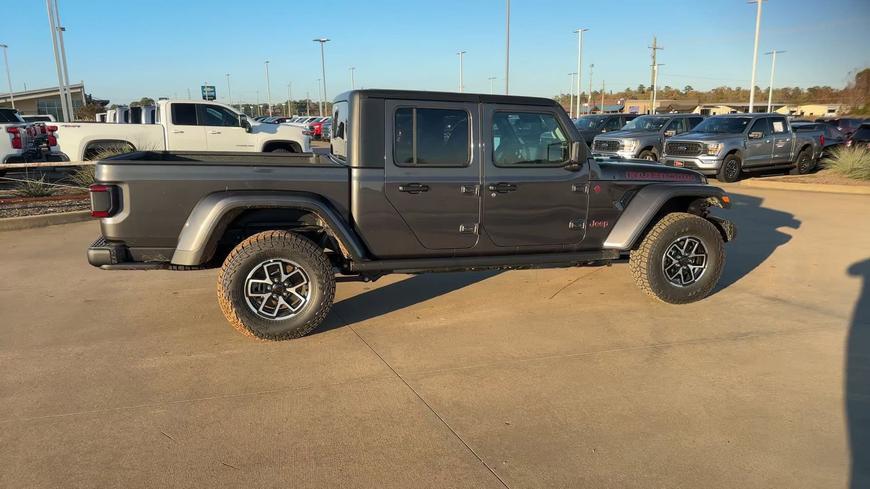 New 2025 Jeep Gladiator Rubicon w/ Convenience Group AWD/4WD image 9