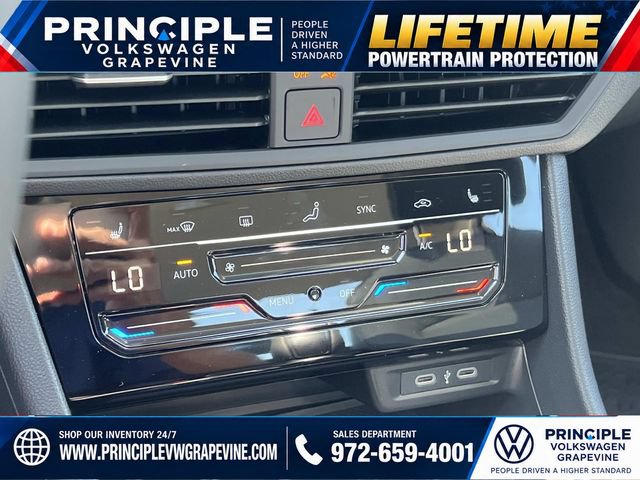 New 2027 Volkswagen Jetta SE FWD image 21