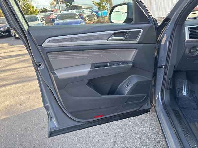 Used 2023 Volkswagen Atlas Cross Sport SE w/ Panoramic Sunroof Package image 11