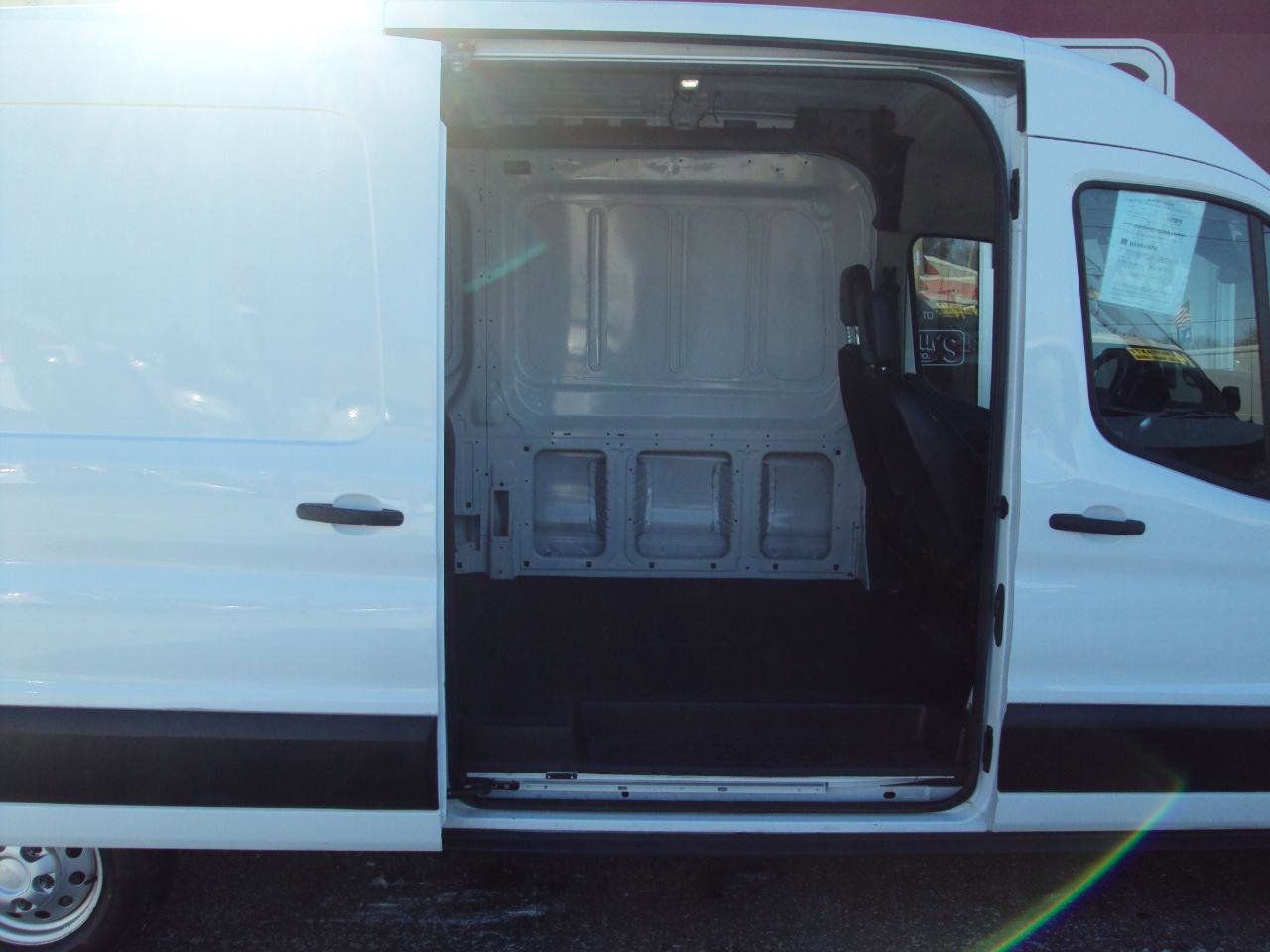Used 2023 Ford Transit 250 Medium Roof AWD image 10