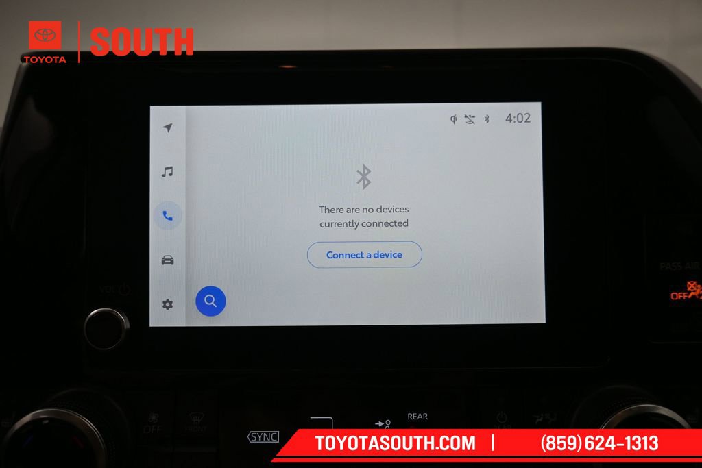 Used 2023 Toyota Highlander XLE AWD/4WD image 15