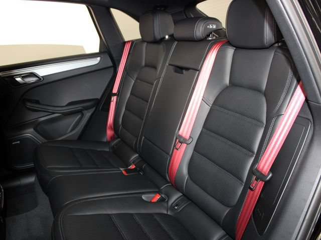 New 2026 Porsche Macan AWD/4WD image 23