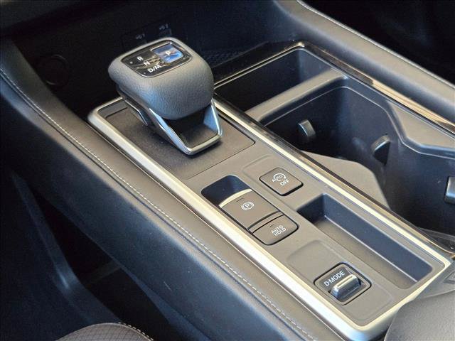 Used 2022 Nissan Pathfinder SL w/ Lighting Package (N92) FWD image 17