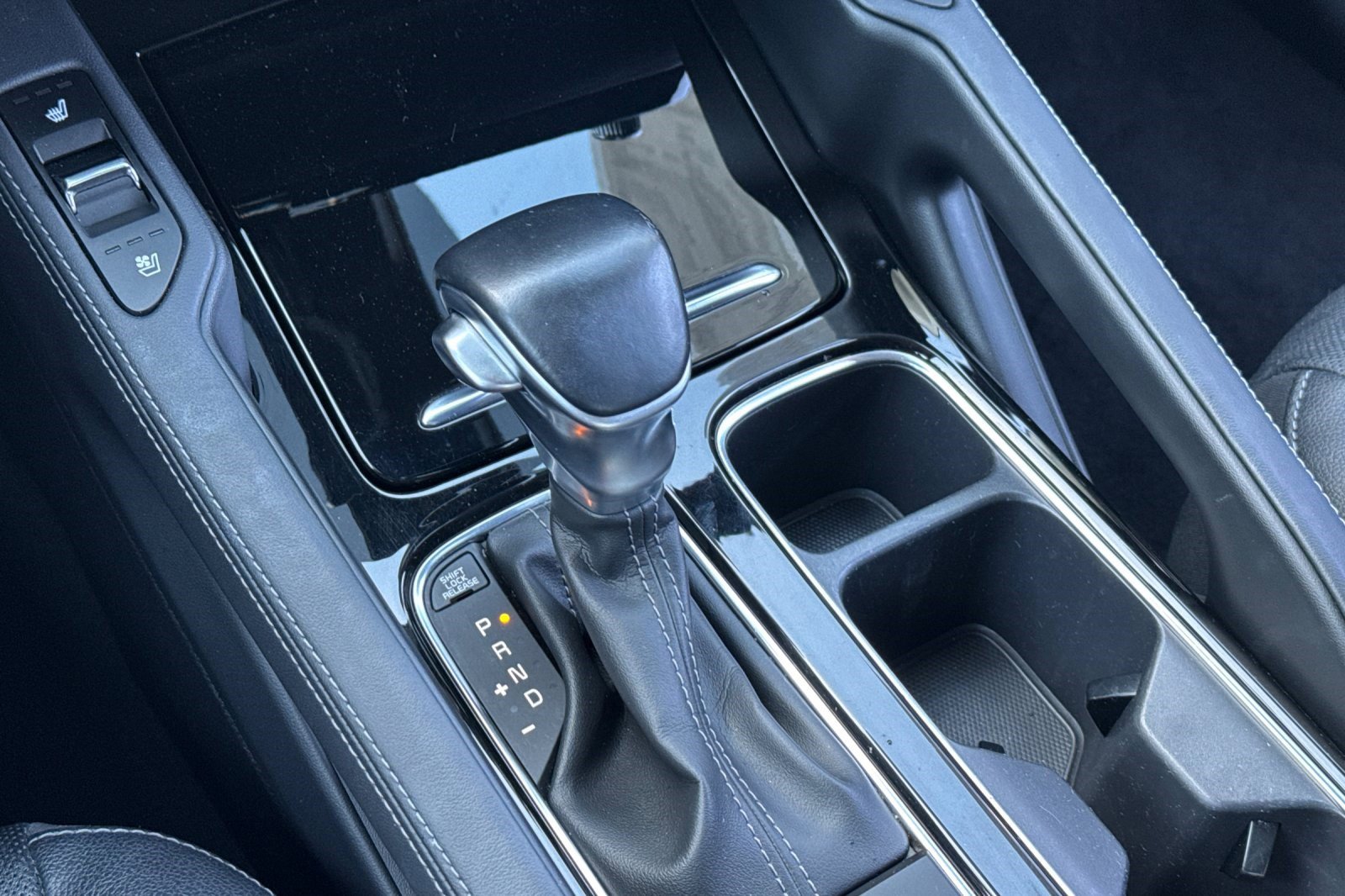 Used 2022 Kia Telluride EX image 17