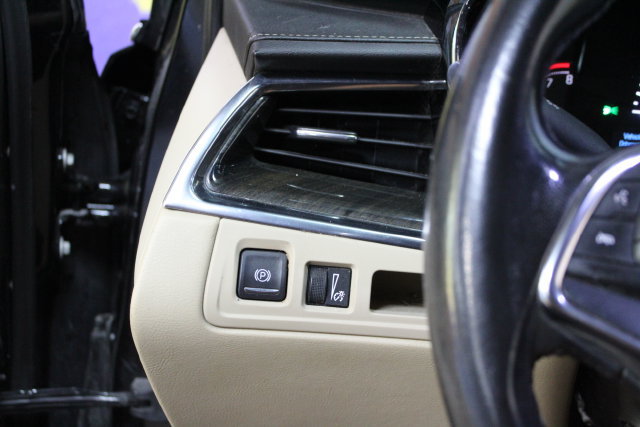 Used 2019 Cadillac XT5 FWD image 15