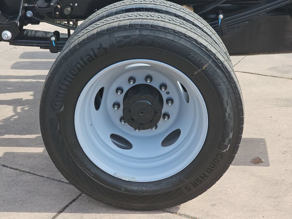 New 2026 Ford F550 4x4 Regular Cab Super Duty image 38