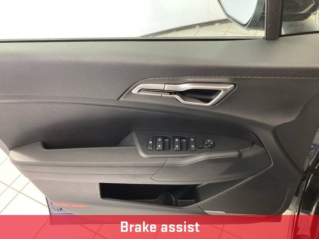 Used 2025 Kia Sportage LX image 13