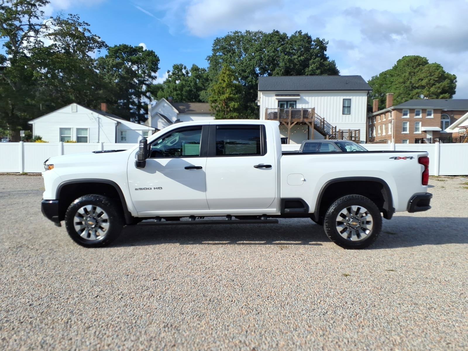 Used 2024 Chevrolet Silverado 2500 Custom w/ Custom Value Package AWD/4WD image 4