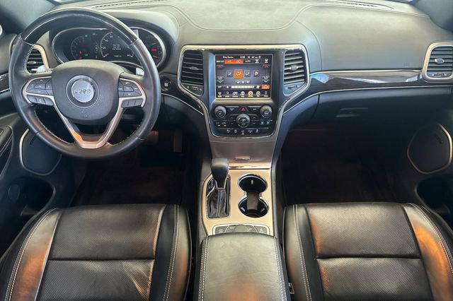Used 2017 Jeep Grand Cherokee Overland image 13