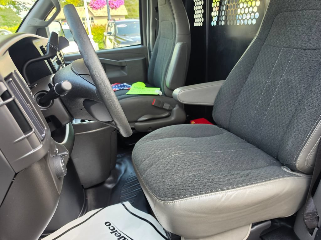 Certified 2025 Chevrolet Express 2500 w/ Driver Convenience Package RWD image 15