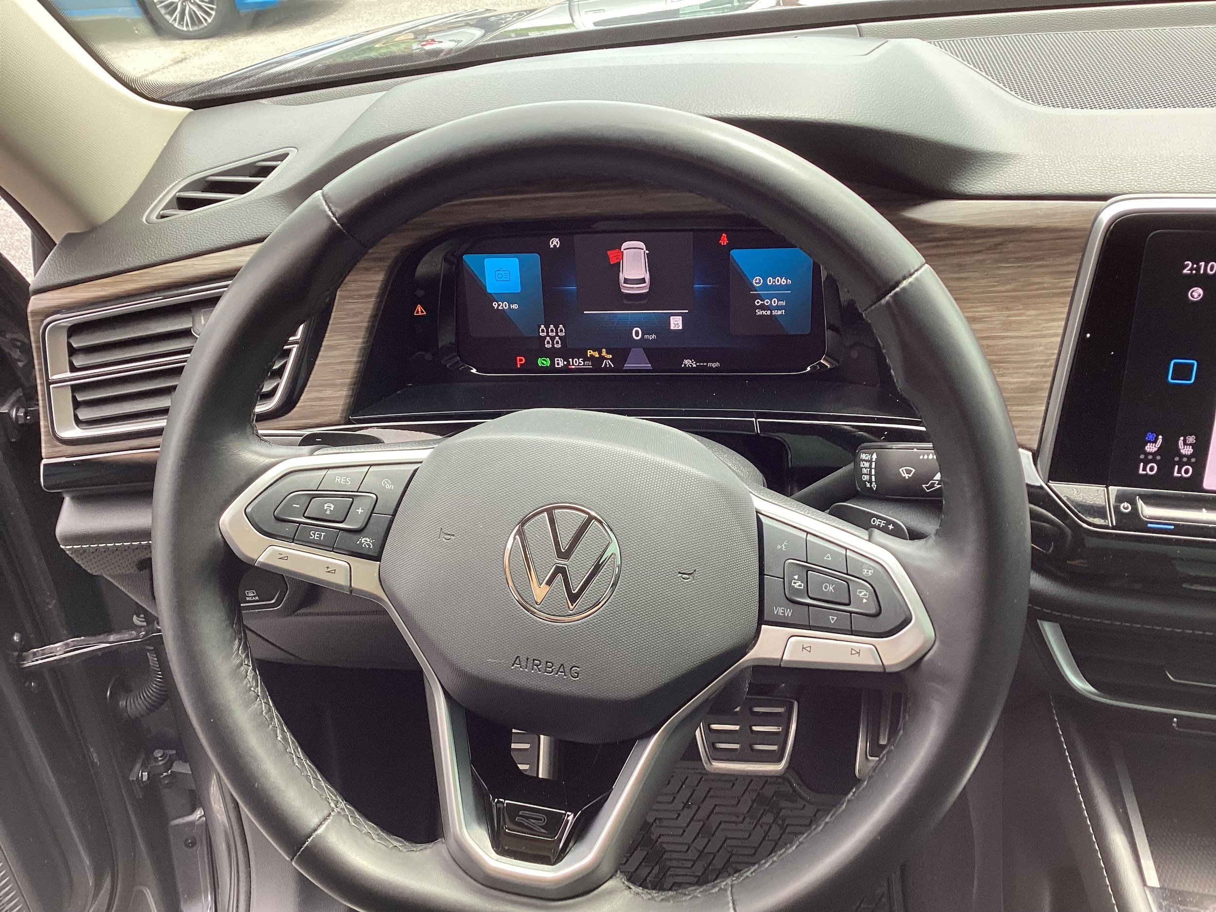 Used 2024 Volkswagen Atlas SEL Premium R-Line AWD/4WD image 18