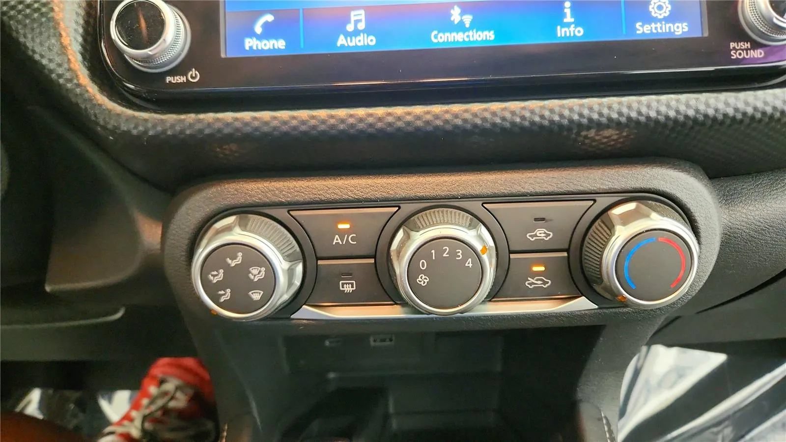 Used 2024 Nissan Kicks SV FWD image 26