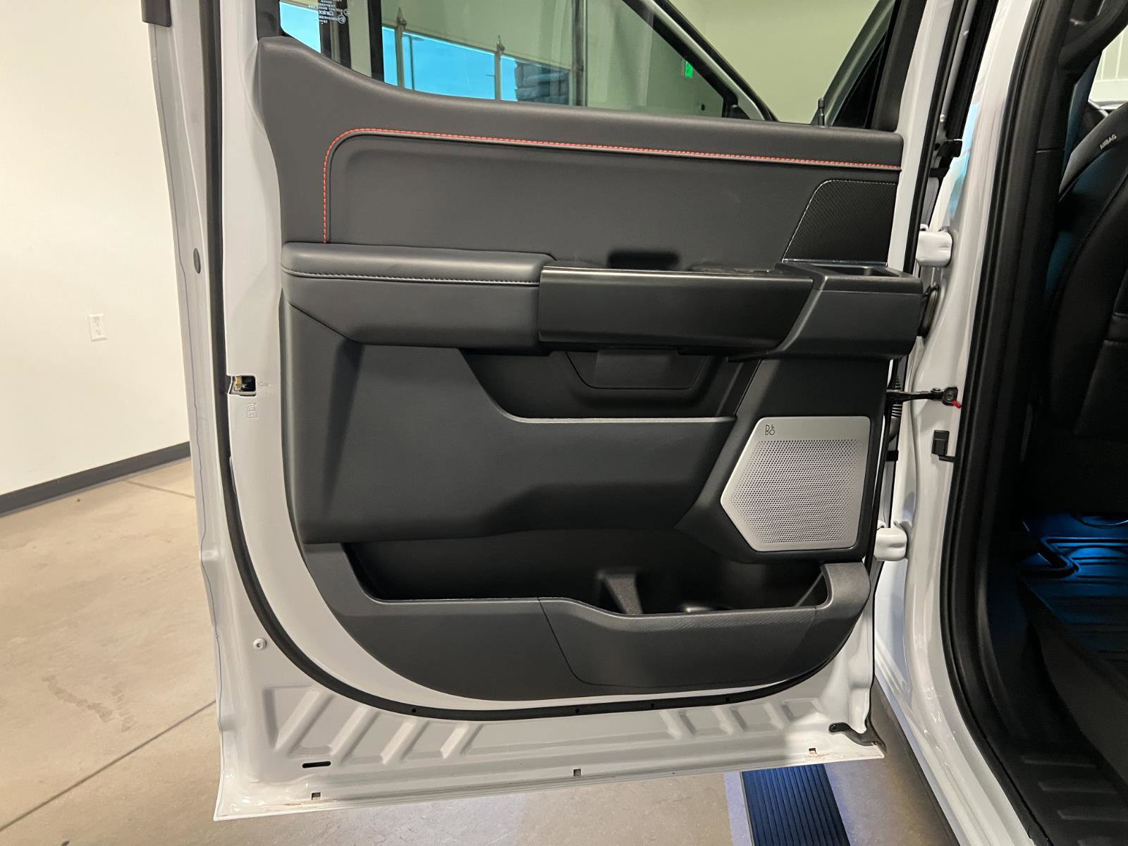 Used 2025 Ford F150 Raptor AWD/4WD image 31