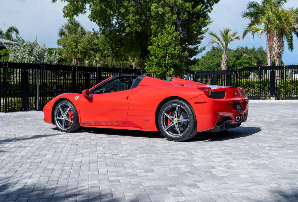 Used 2013 Ferrari 458 Spider RWD image 6