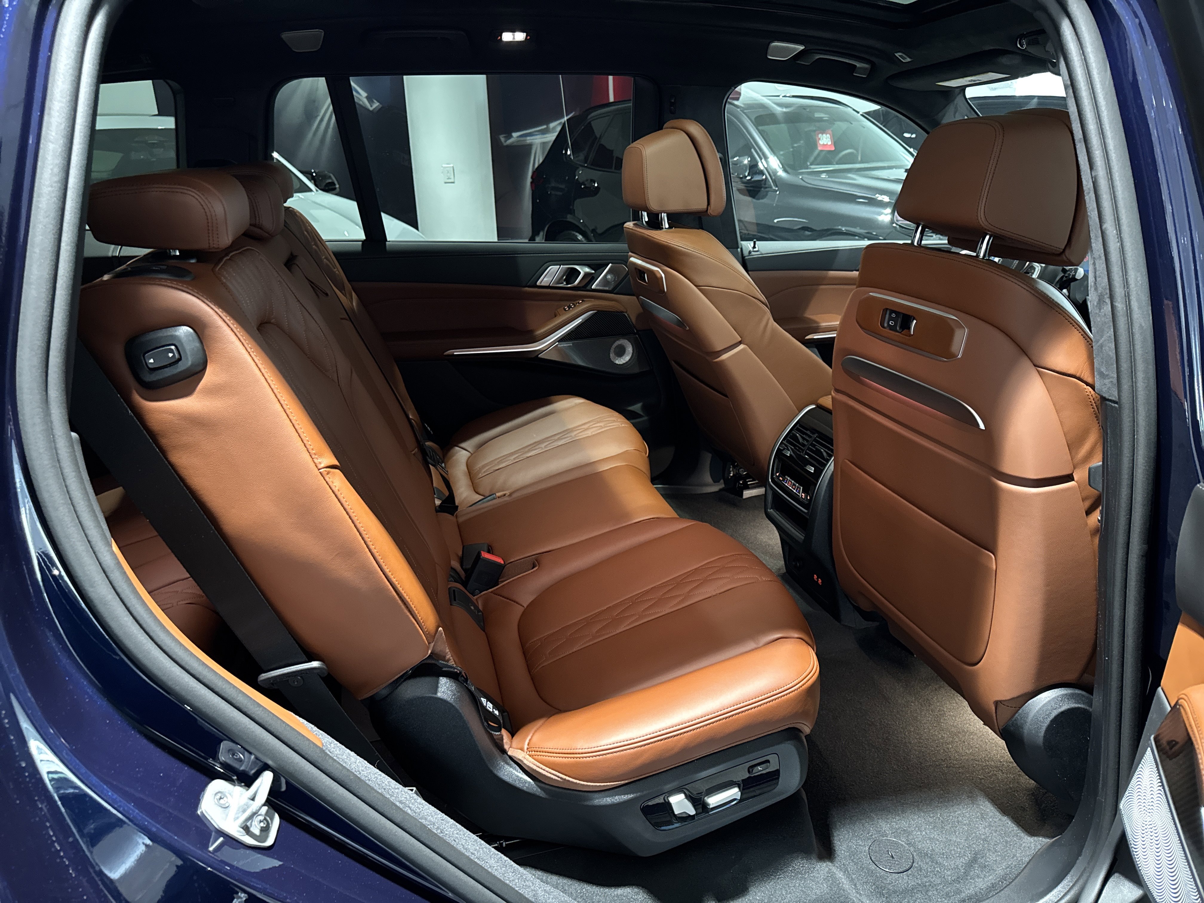 New 2026 BMW X7 M60i image 11