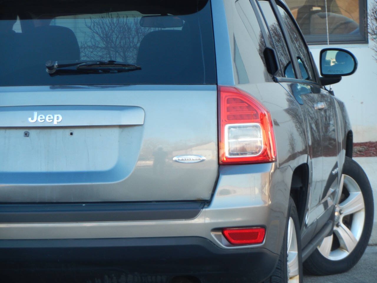 Used 2013 Jeep Compass Latitude AWD/4WD image 1