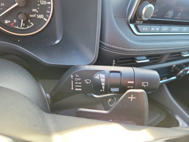 Used 2023 Nissan Rogue SV image 24