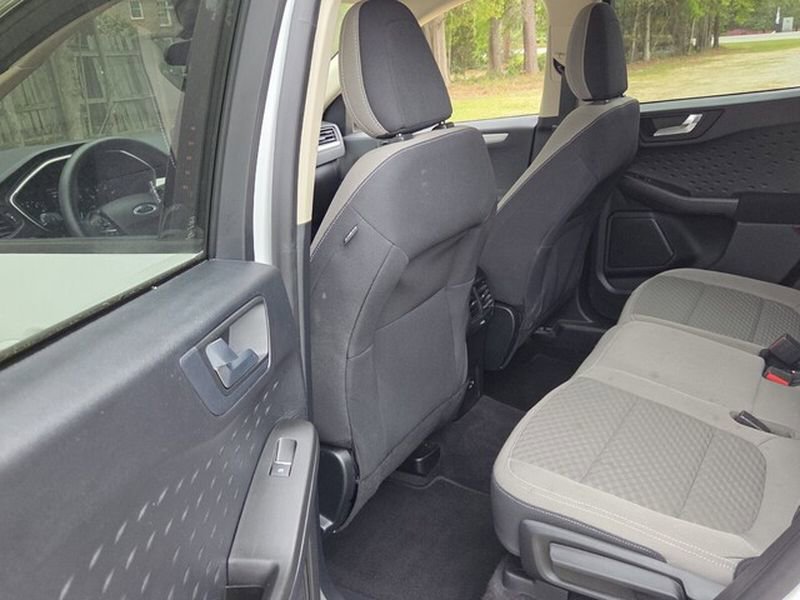 Used 2020 Ford Escape SE image 8