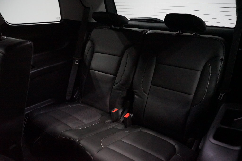 Used 2019 GMC Acadia SLT w/ LPO, Cargo Package FWD image 29