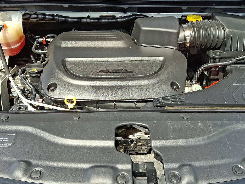 Certified 2023 Chrysler Voyager LX FWD image 27