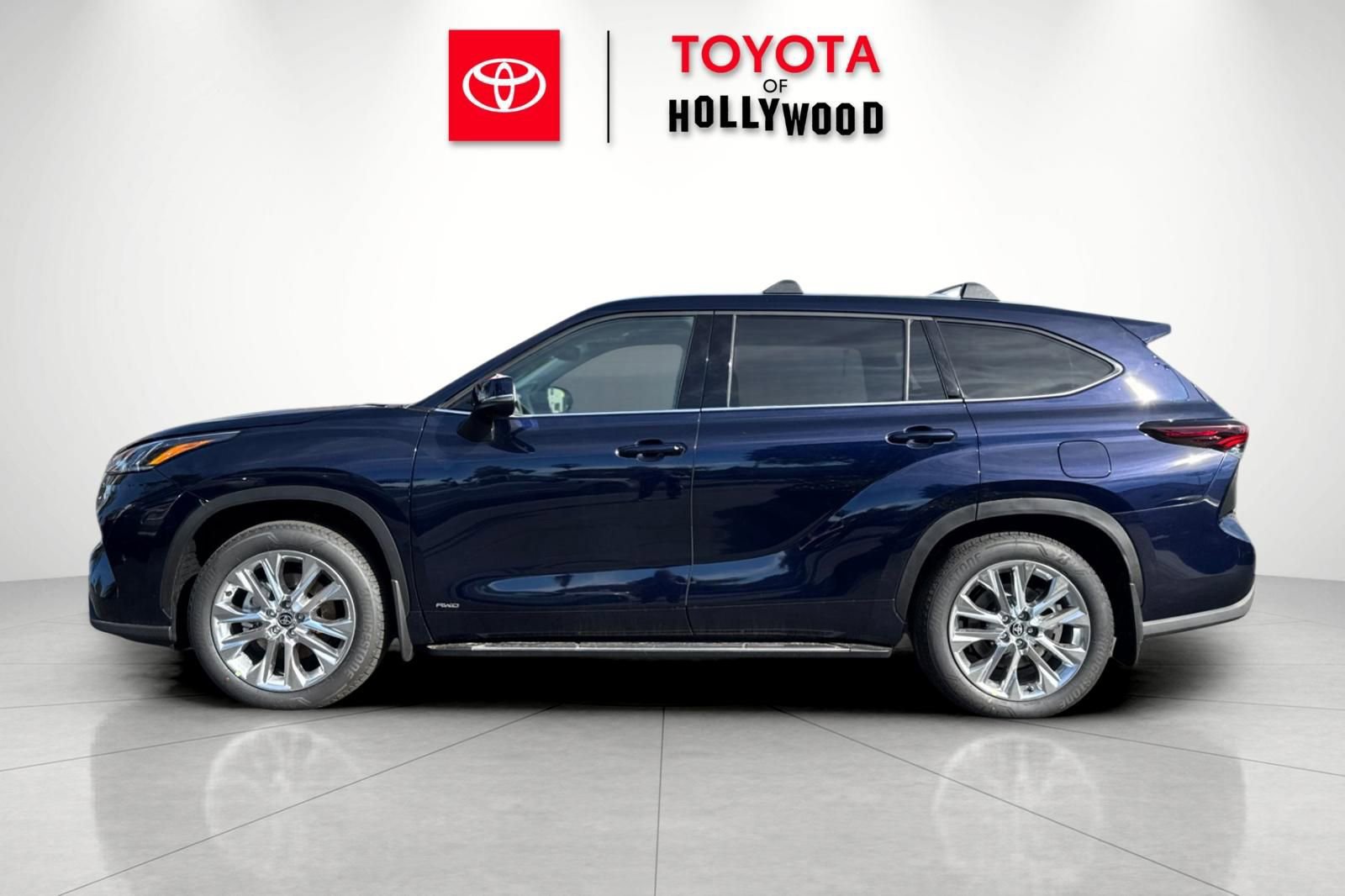 New 2026 Toyota Highlander Limited image 9