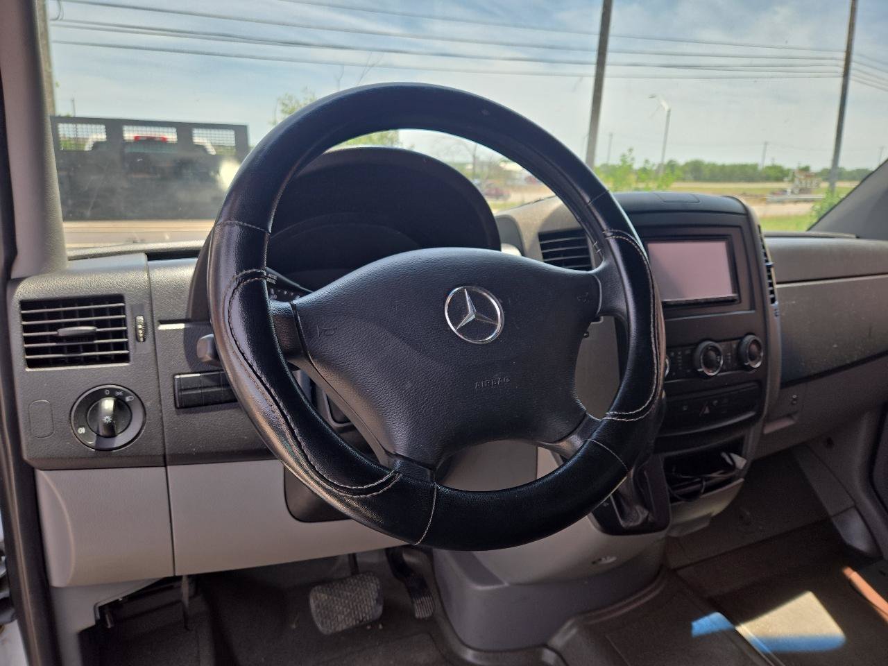 Used 2011 Mercedes-Benz Sprinter 2500 image 6