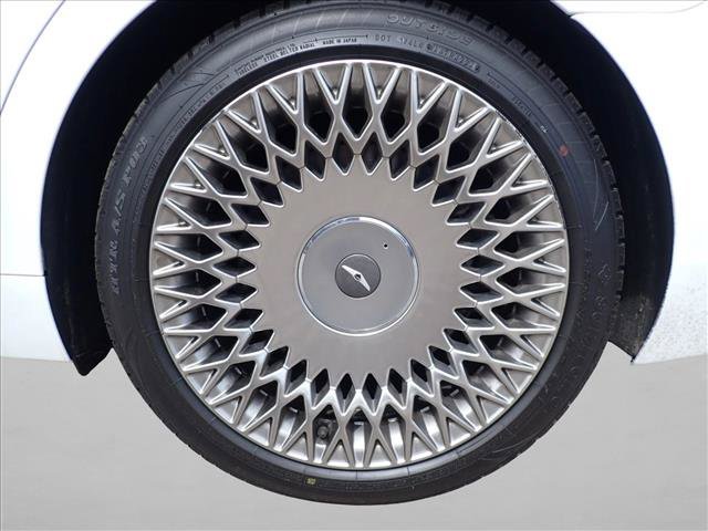 Used 2021 Genesis G90 5.0 Ultimate RWD image 7