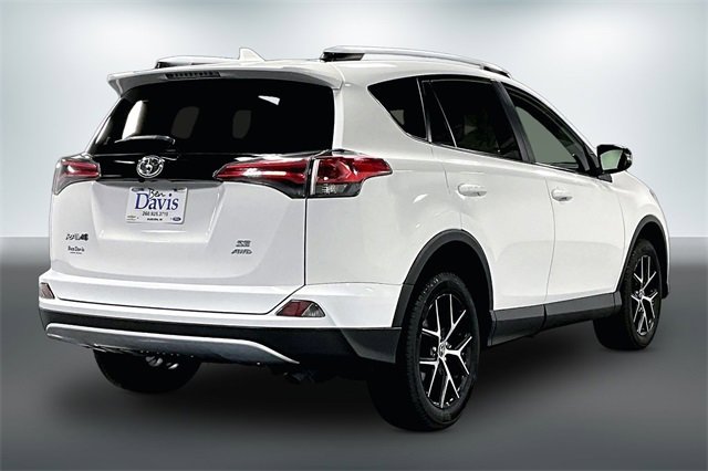 Used 2016 Toyota RAV4 SE image 8