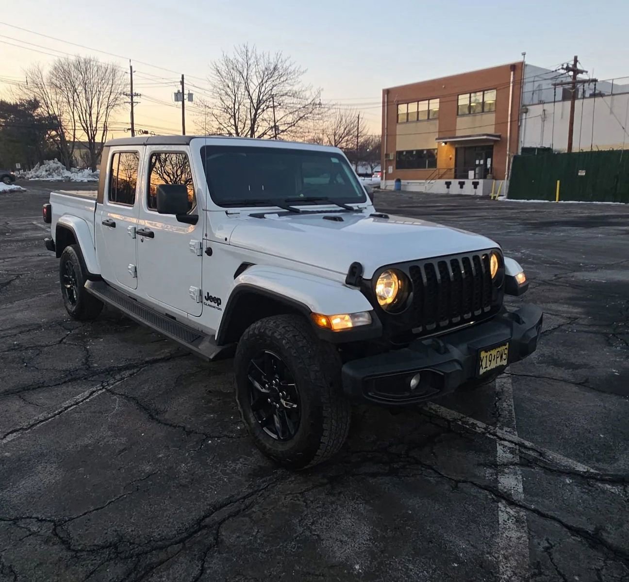 Used 2022 Jeep Gladiator Sport AWD/4WD image 14