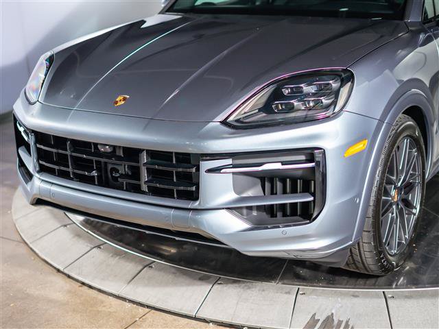 New 2026 Porsche Cayenne GTS AWD/4WD image 12
