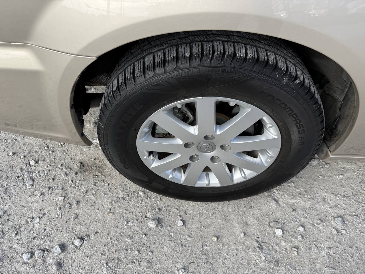 Used 2015 Chrysler Town & Country Touring w/ Driver Convenience Group FWD image 11