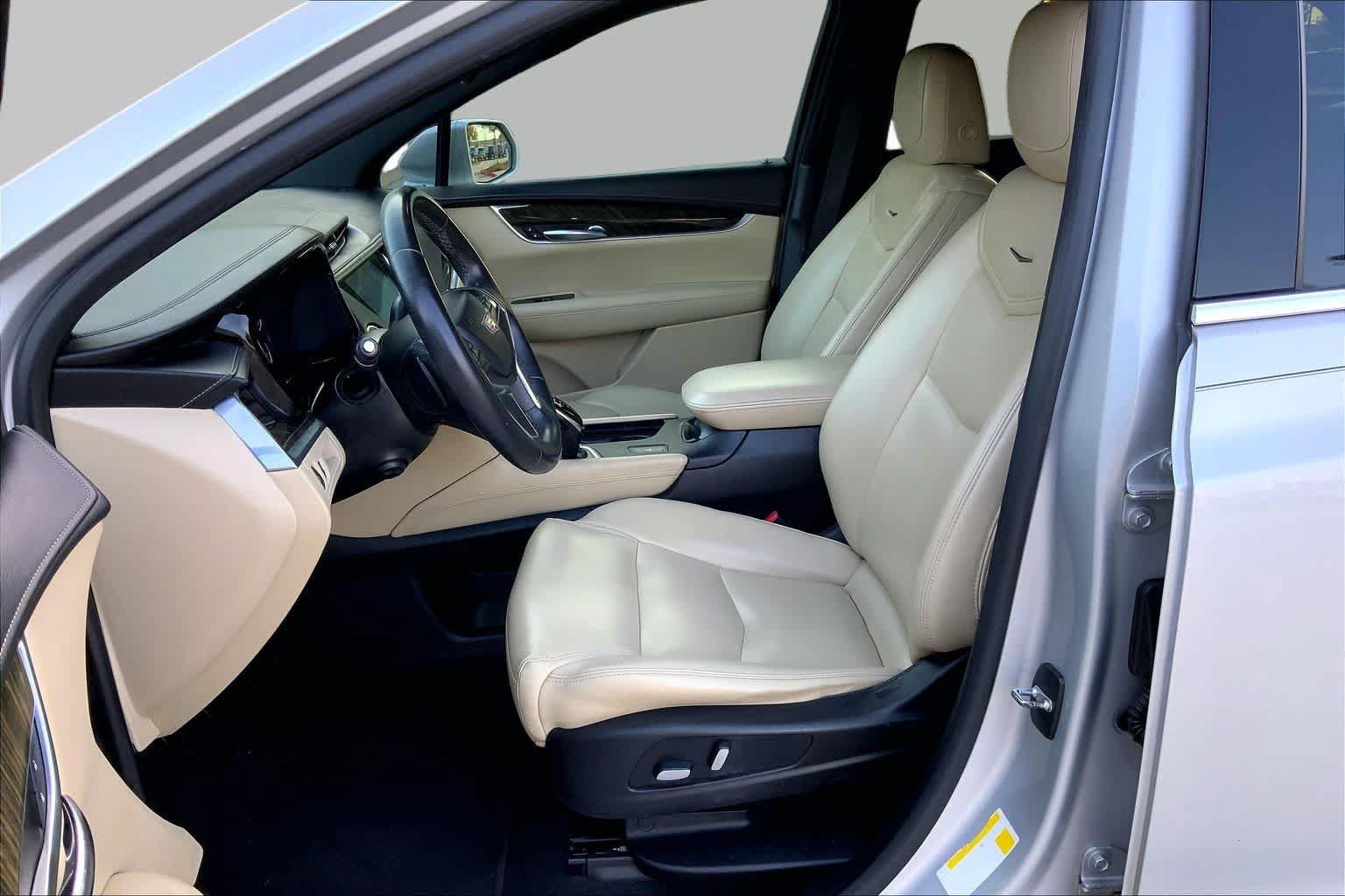 Used 2017 Cadillac XT5 FWD image 8
