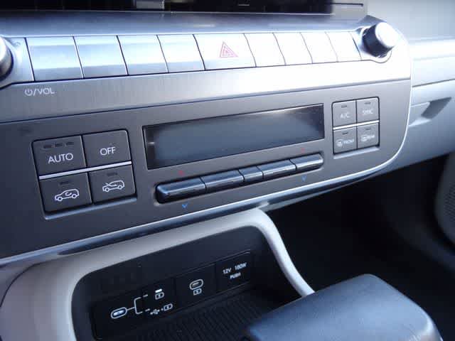 Used 2025 Hyundai Kona SEL FWD image 11