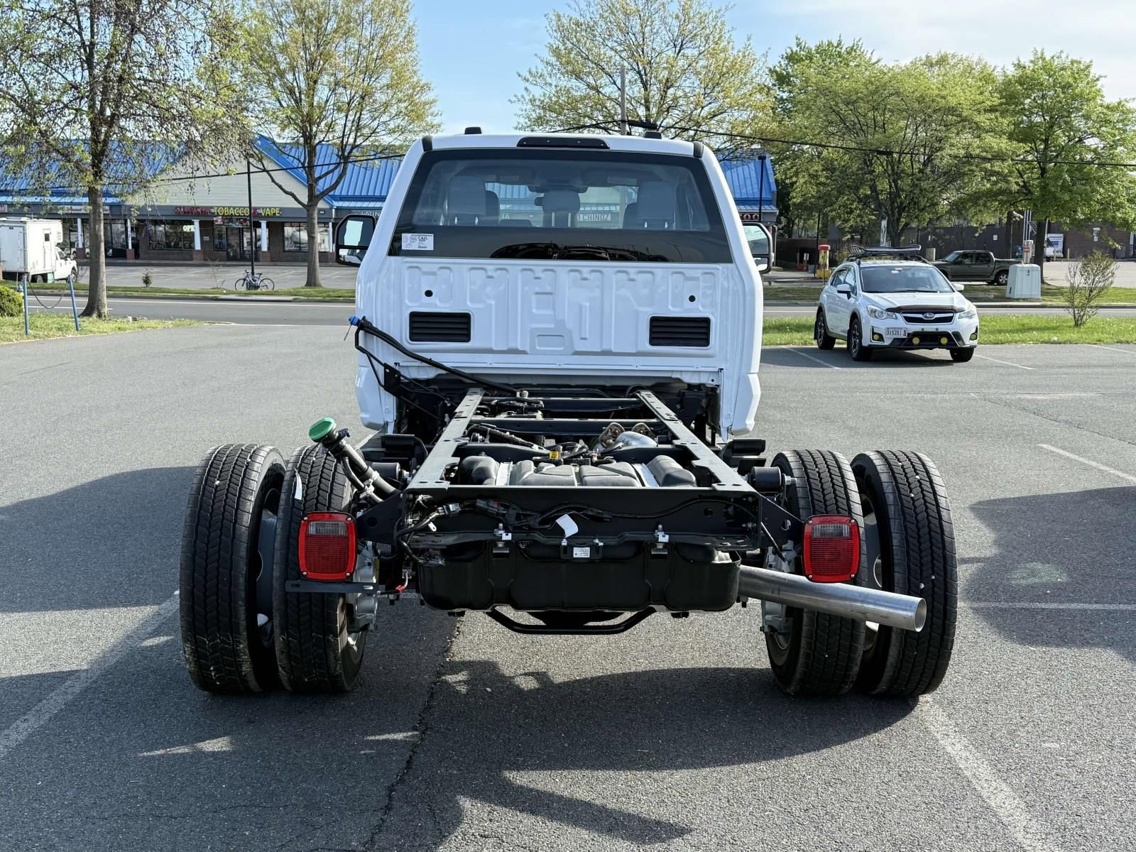 New 2025 Ford F550 4x4 SuperCab Super Duty image 3