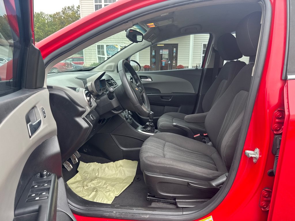 Used 2015 Chevrolet Sonic LT FWD image 9