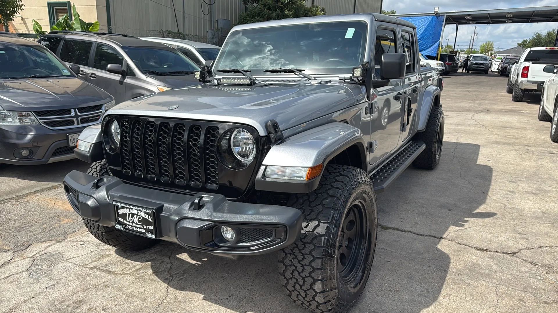 Used 2021 Jeep Gladiator Sport image 3