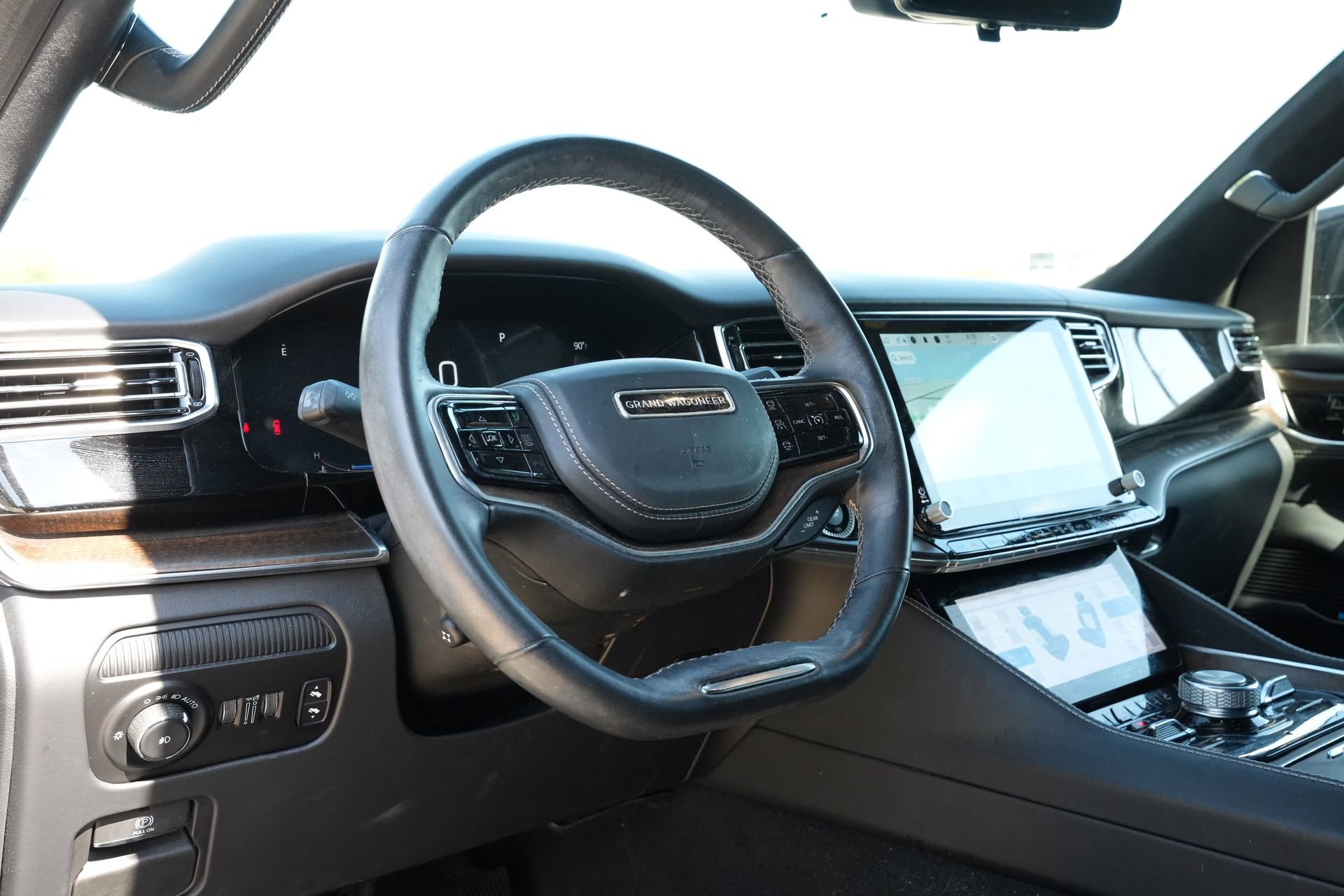 Used 2022 Jeep Grand Wagoneer Series II AWD/4WD image 17