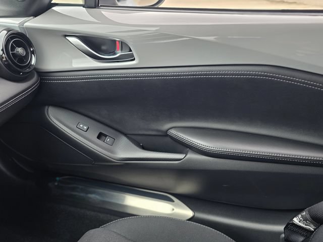 New 2026 MAZDA MX-5 Miata Club w/ Interior Package RWD image 21