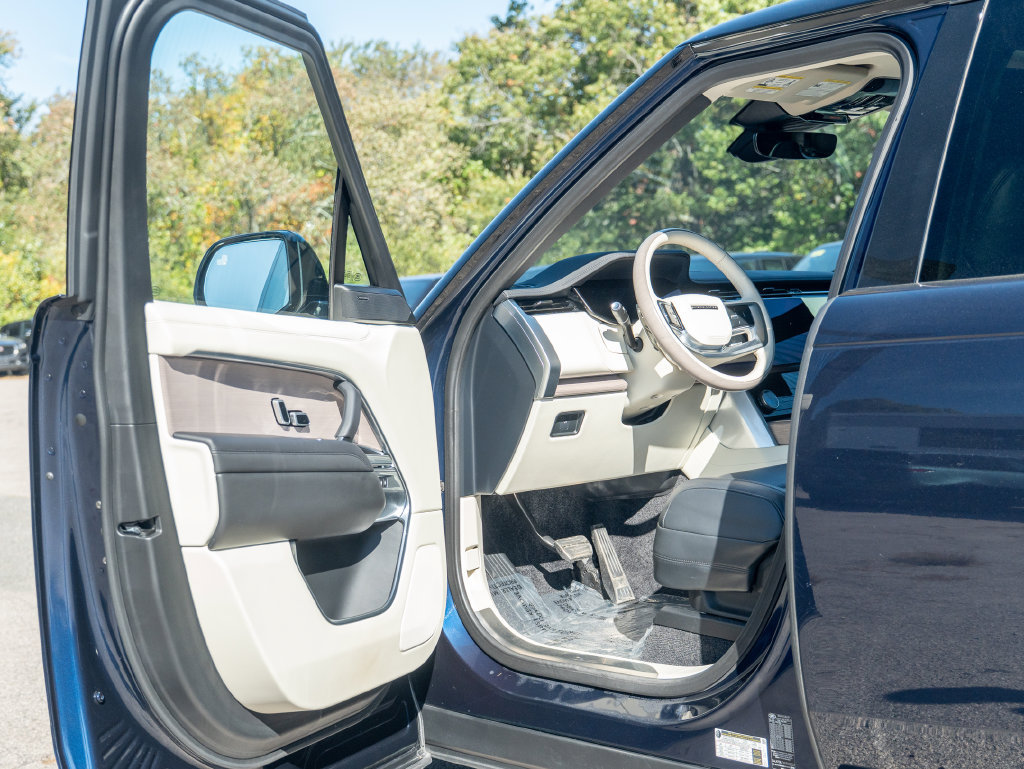 Used 2023 Land Rover Range Rover SE AWD/4WD image 11