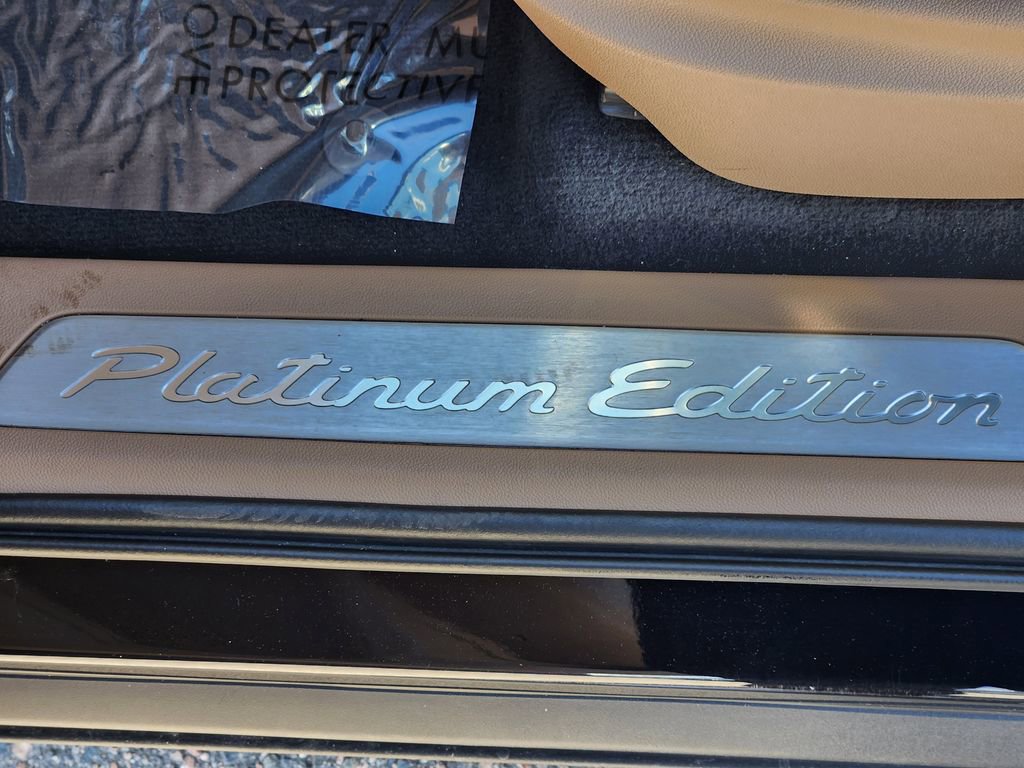 Used 2023 Porsche Cayenne Platinum Edition image 31